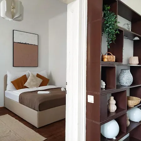 Hidden Garden - Spacious Modern - 1 Min To City Shuttle