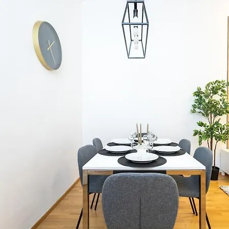 Orestaliving - Spacious 2br On The Danube Canal * Vienna