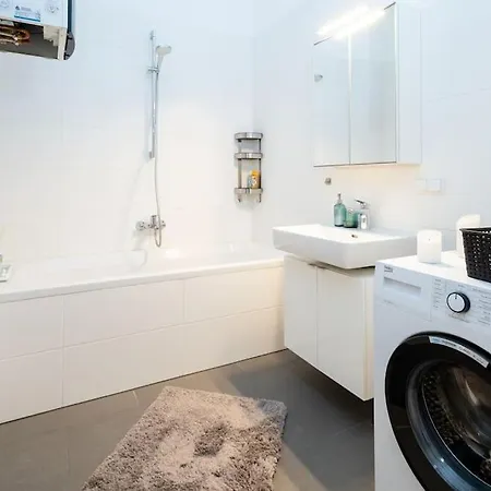 Orestaliving - Spacious 2br On The Danube Canal Apartment Vienna