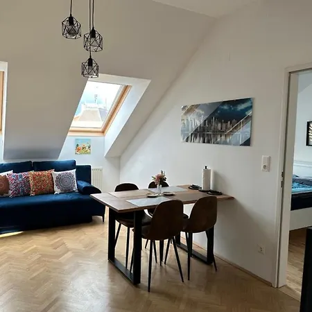 Klimatisiertes Dachgeschoss City In Zentrum Wiens Apartment Vienna