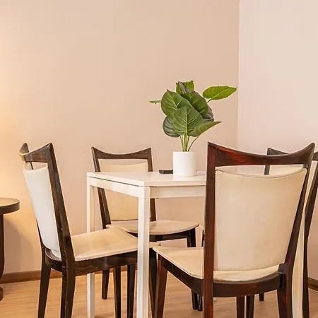 Cozy & Stylish 1-br Retreat-perfect Getaway Apartment