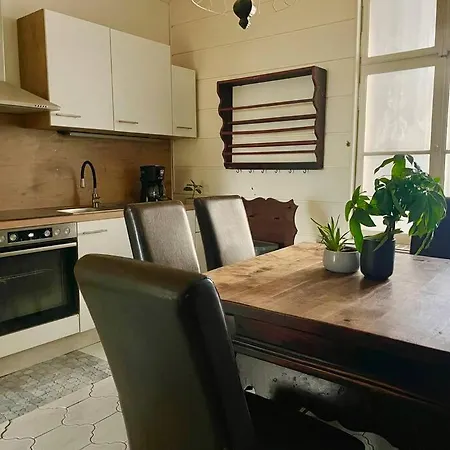 110m2 Stylish 4 Bedroom Apartment Vienna