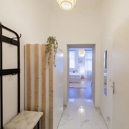 Aparthotel My Bright *