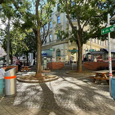Apartment Premium At Famous Kutschkermarkt