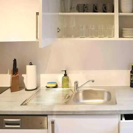 Charming, Modern & Spacious Apartment Vienna