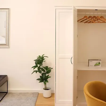 Charming, Modern & Spacious Apartment