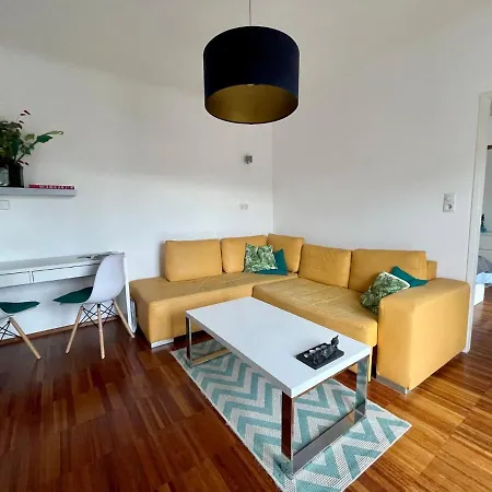 Cosy Flat With Huge Terrasse! Long Or Shortterm Apartment Vienna