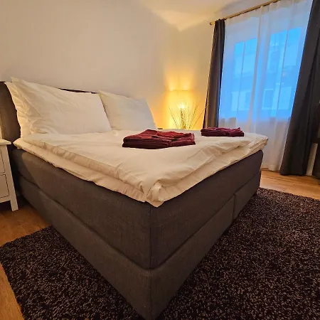 Yuki's Place - Design - Trade Fair - Wu Campus - Downtown - Subway Apartment *
