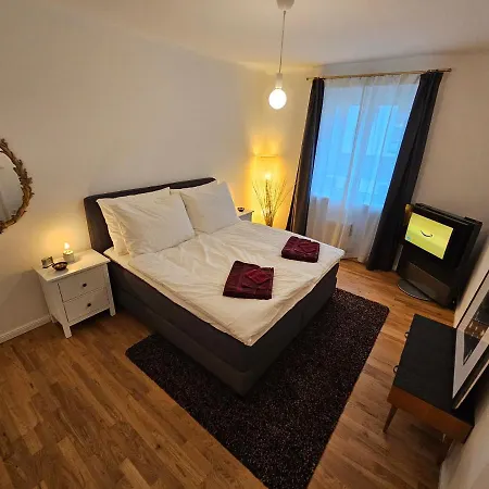 Yuki's Place - Design - Trade Fair - Wu Campus - Downtown - Subway Apartment *