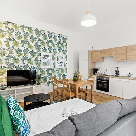 Separate Bedroom - Near Schoenbrunn Apartman Bécs