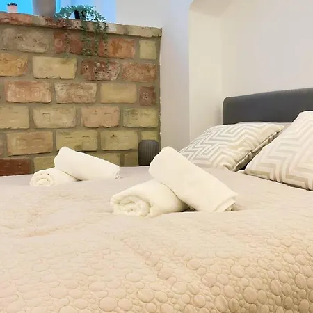 Cozy And Stylish Flat Close To Schoenbrunn Palace Vienna