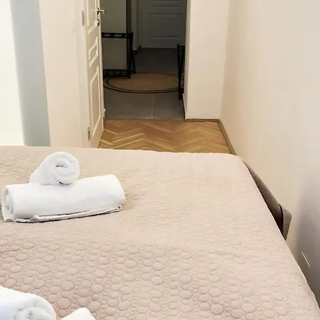Cozy And Stylish Flat Close To Schoenbrunn Palace Vienna
