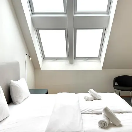Spacious Penthouse In Favoriten Apartment *