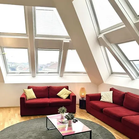 Apartment Spacious Penthouse In Favoriten Wien