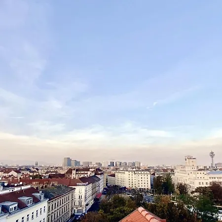 Apartment Spacious Penthouse In Favoriten