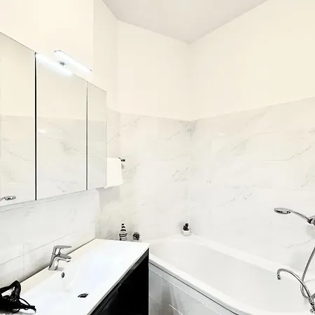 Spacious Penthouse In Favoriten Wien