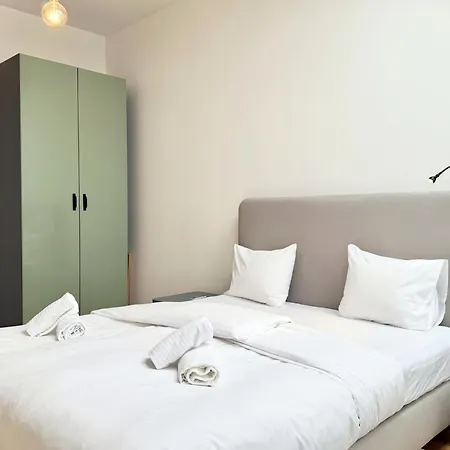 Spacious Penthouse In Favoriten Apartment *