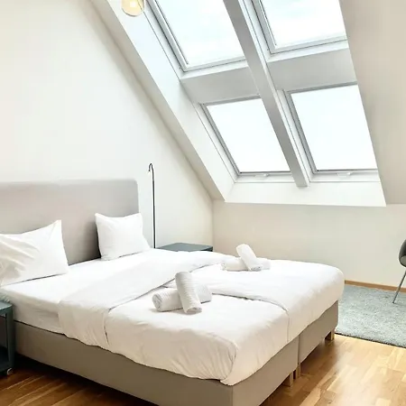 Spacious Penthouse In Favoriten Apartment Wien