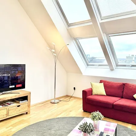 Spacious Penthouse In Favoriten *