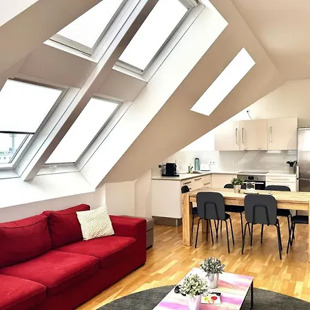 Spacious Penthouse In Favoriten Apartment