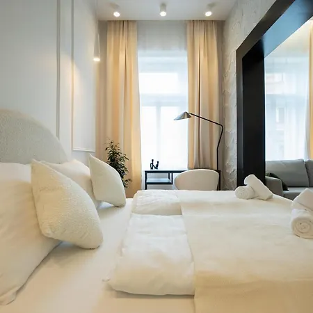 Apartment Brand-new 2-room With A King Size Bed