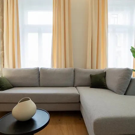 Apartment Brand-new 2-room With A King Size Bed