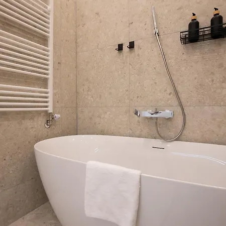 Brand-new 2-room With A King Size Bed *