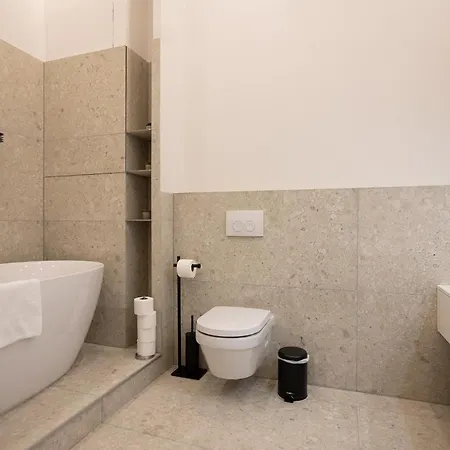 Apartment Brand-new 2-room With A King Size Bed *