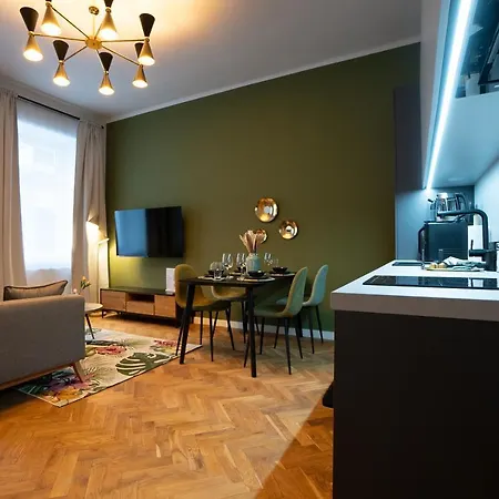 Apartment Fully Renovated 2-room