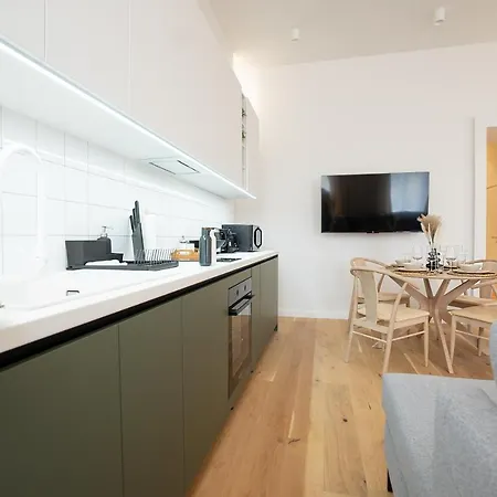 Apartment Brand-new 2-room With A King Size Bed *