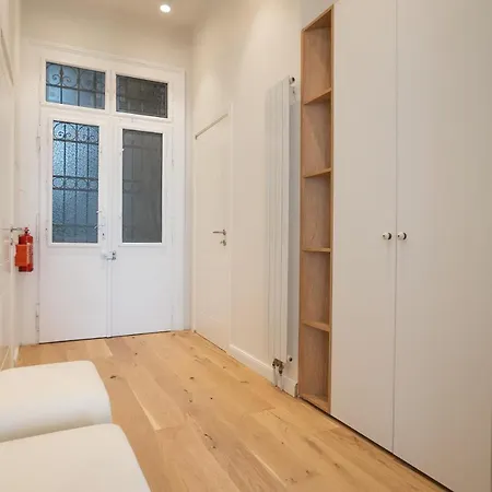 Brand-new 2-room With A King Size Bed *