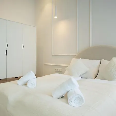 Apartment Brand-new 2-room With A King Size Bed *