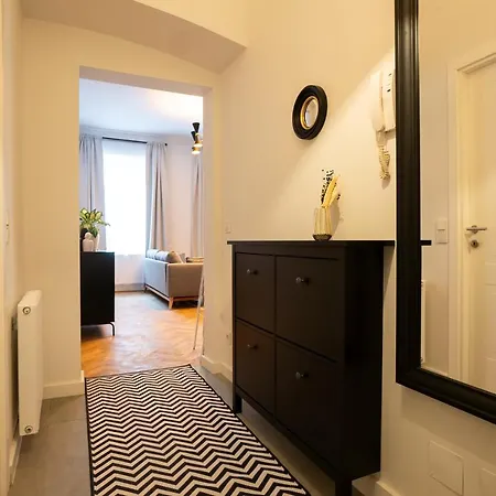 Apartment Fully Renovated 2-room