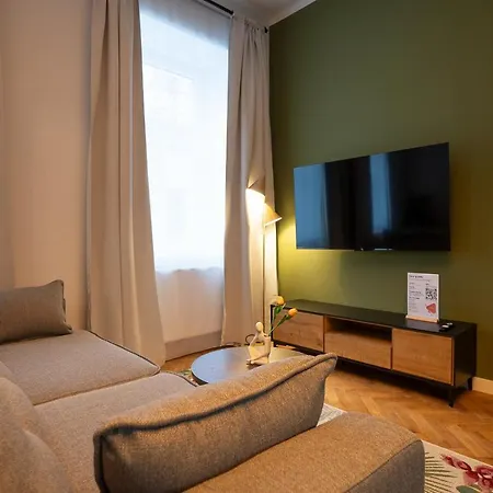 Apartment Fully Renovated 2-room *