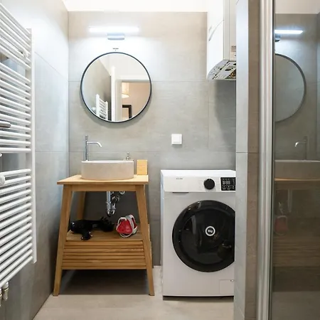 Apartment Fully Renovated 2-room *