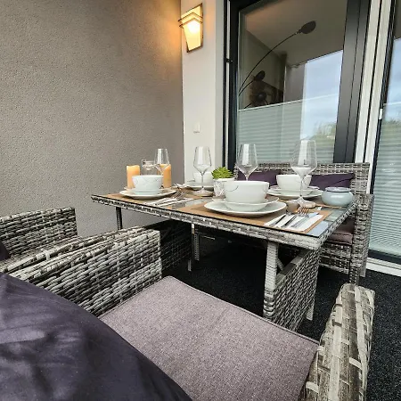 - Modern New Apartment, Old Danube