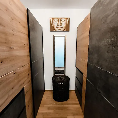 - Modern New Apartment, Old Danube Apartment