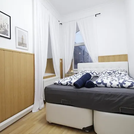 Premier Double Th B Apartment