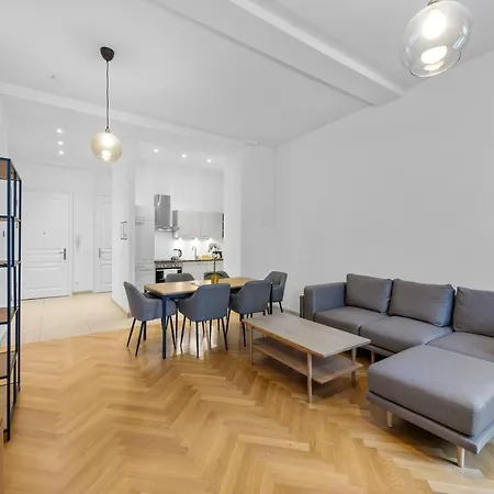Chic Residences #suite 6 * Brand New *