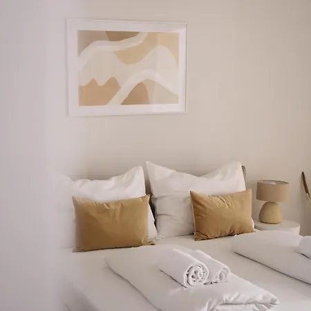 Stylish & Modern - Private Garden & Free Parking * Vienna