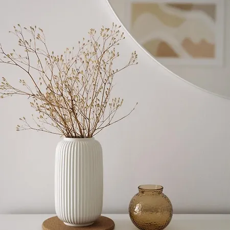 Stylish & Modern - Private Garden & Free Parking Apartment