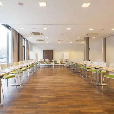 Plaza Gasometer Hotel Viena
