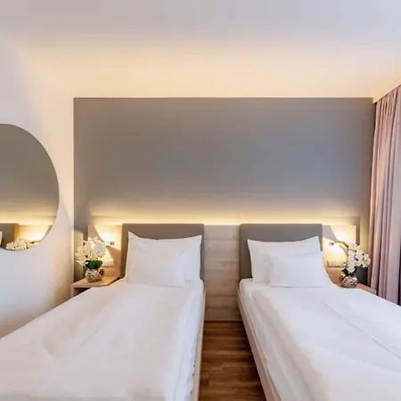 Hotel Plaza Gasometer 4*