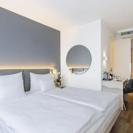 Plaza Gasometer Hotel 4*