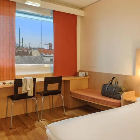 Ibis Messe 3*