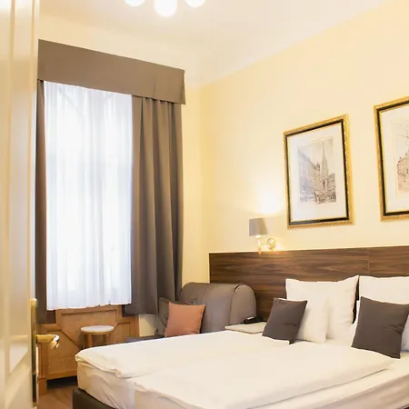 Stephansplatz I Self Check In Hotel