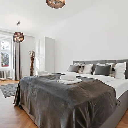 Sky9 Center Apartman