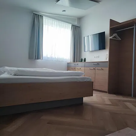 Hotel-pension Fuenfhaus Guest house Vienna