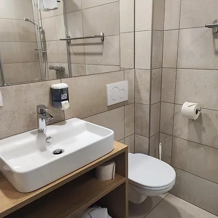 Hotel-pension Fuenfhaus Guest house Vienna