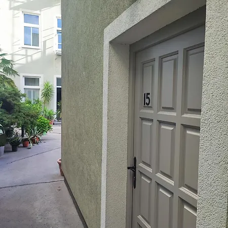 Guest house Hotel-pension Fuenfhaus 3*